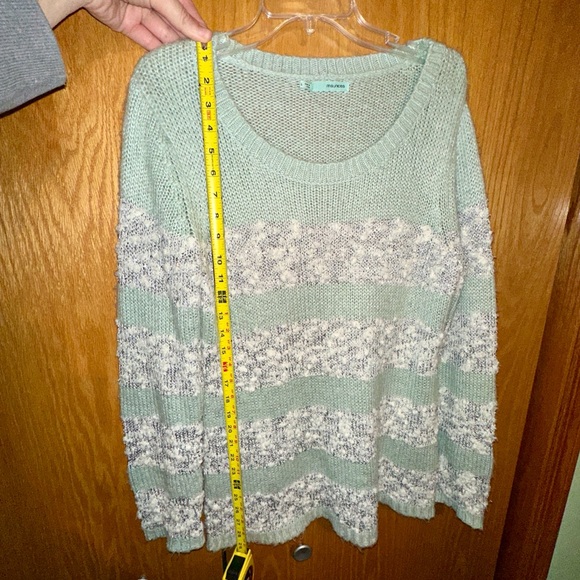 Maurices White and Mint Green Long-Sleeved Sweater Large - Picture 5 of 6